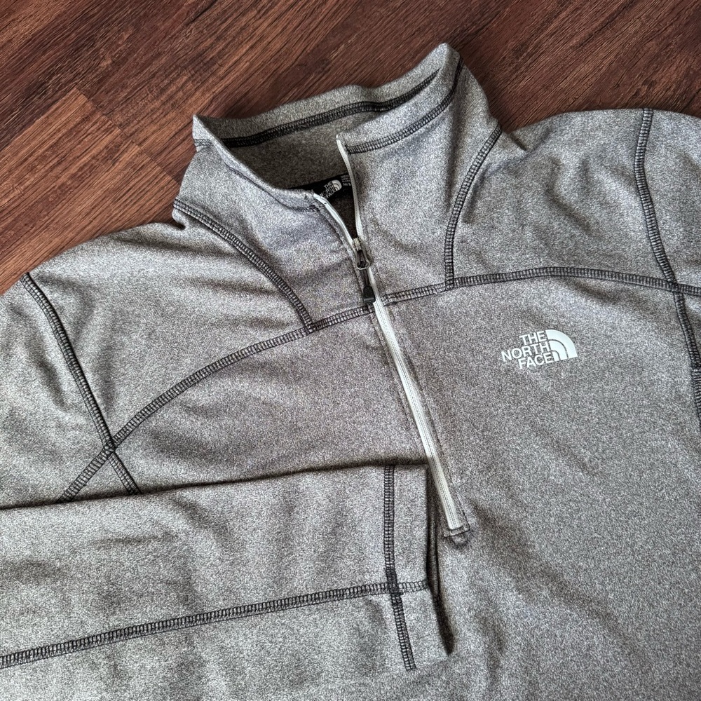 The North Face Sweater Mens Medium Gray 1/4 Zip Pullover Hiking Outdoor